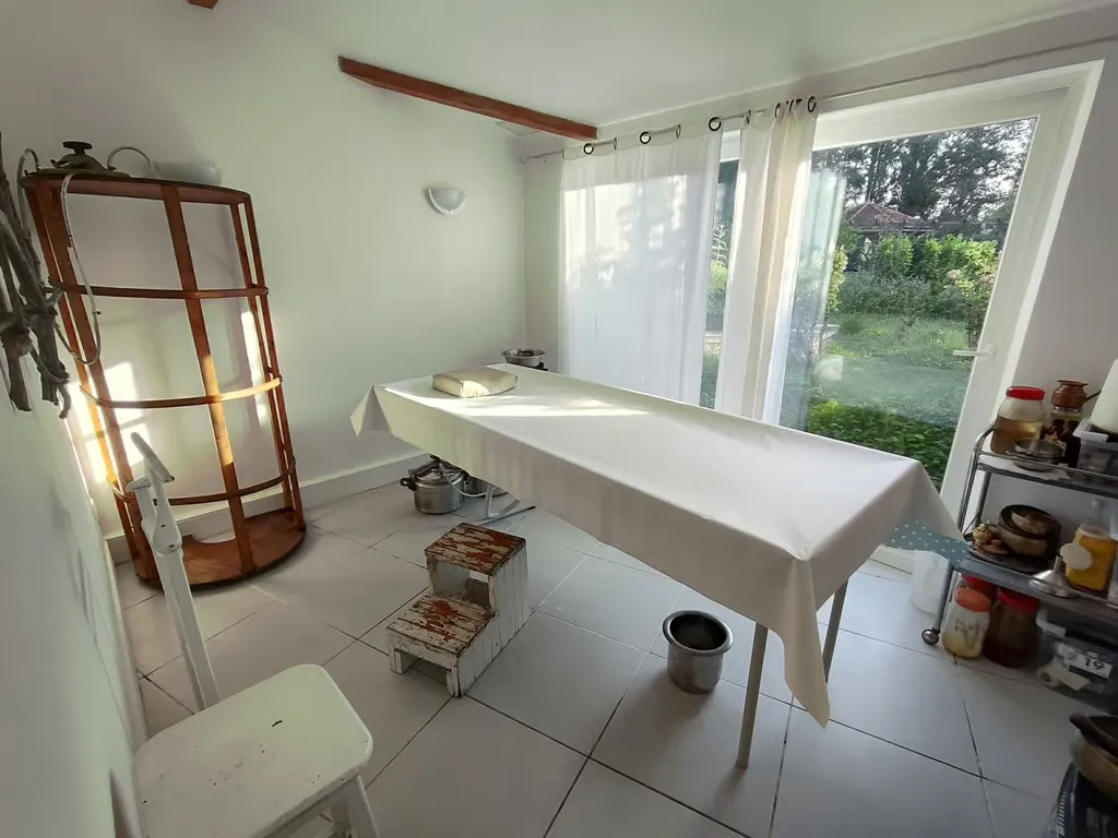 Salle de massage lumineuse